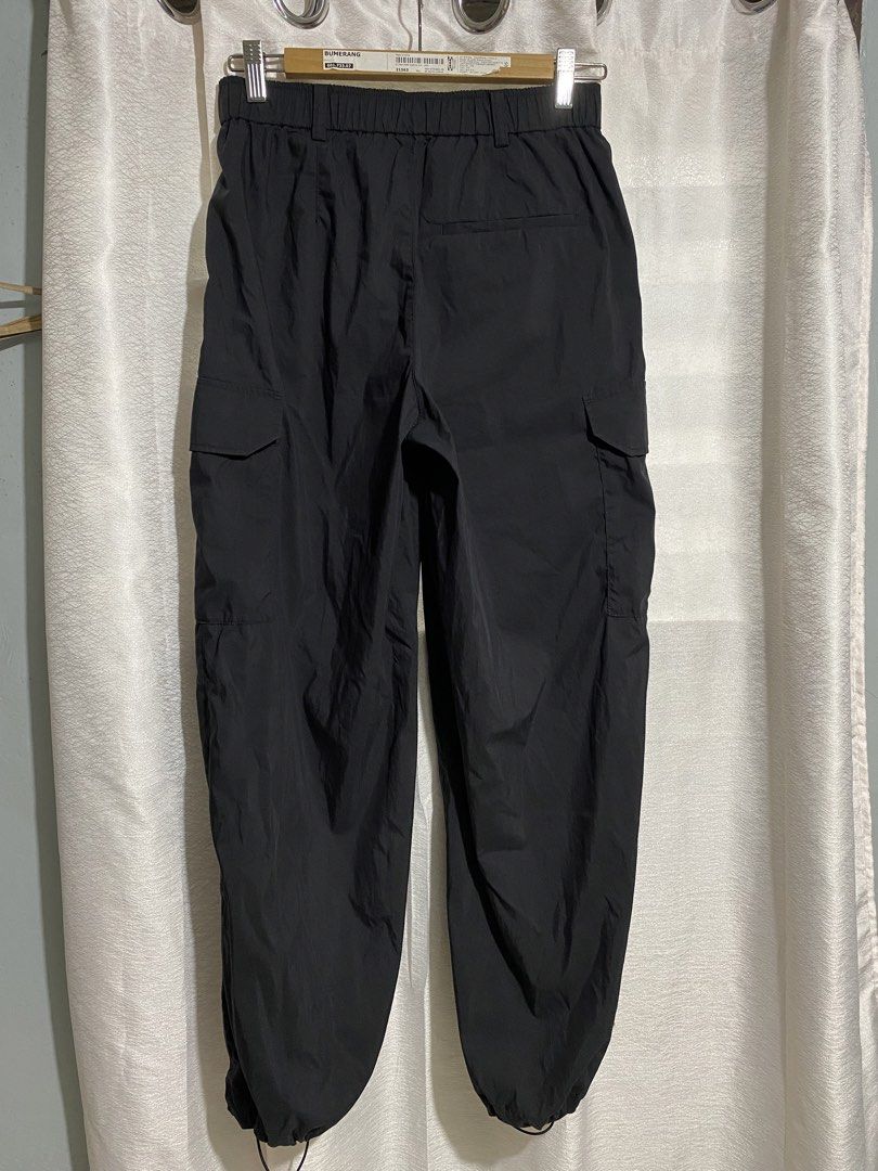 Uniqlo Easy Cargo Trouser (Category: Other Bottoms) located in Davao. Submitted by VapenDrip (Listing ID 1468356682, Image 3). Description: Uniqlo Easy Cargo Trouser Small on tag Waist 26-30 Length 28 Excellet to as new condition 600+sf.