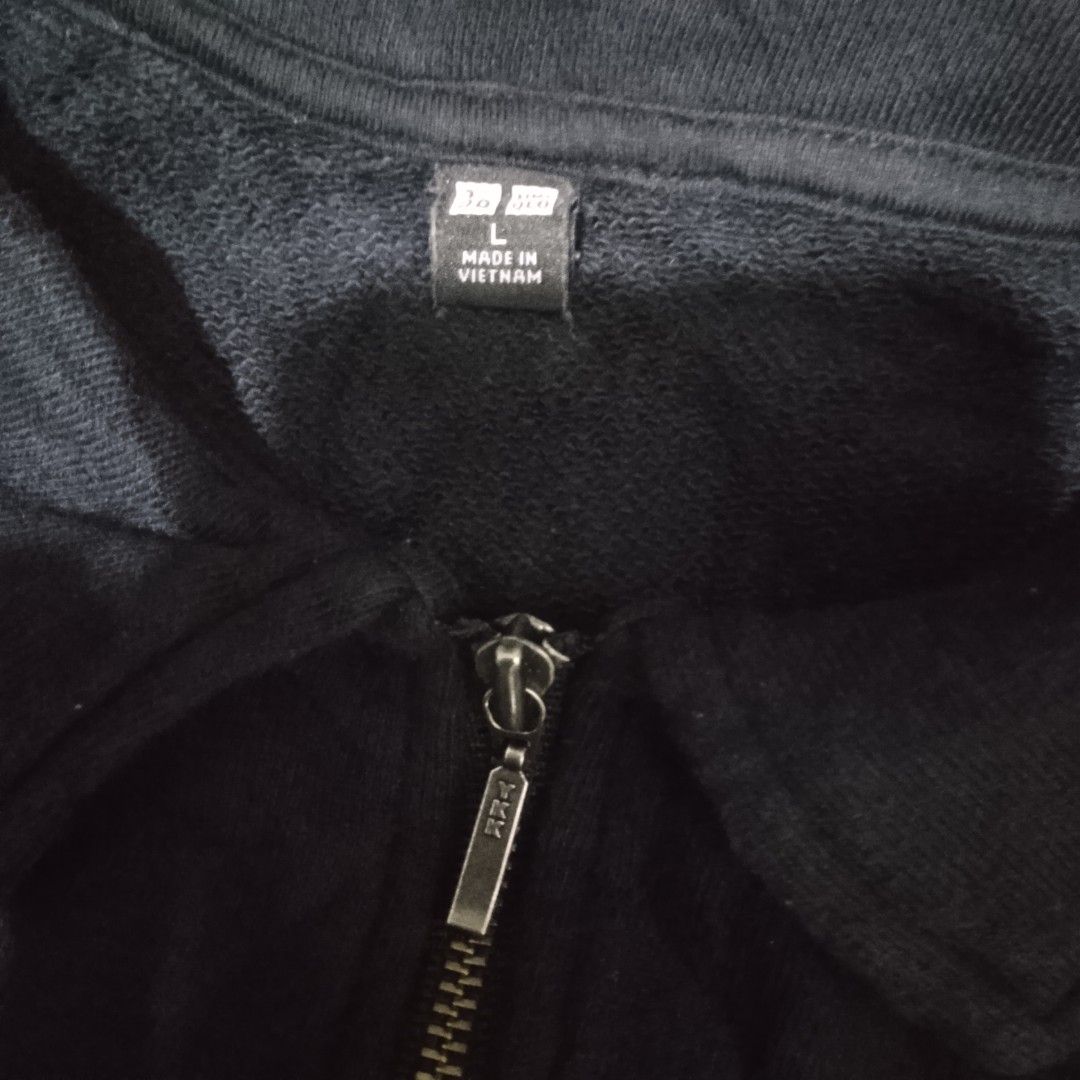 Uniqlo half zip polo sweater (Category: Activewear) located in New Washington. Submitted by kodak_ice (Listing ID 1468283726, Image 2). Description: .
