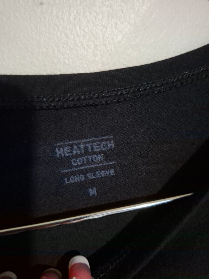 Uniqlo heattech extrawarm M (Category: Longsleeves) located in Subic. Submitted by petitecorner22 (Listing ID 1468426060, Image 3). Description: no more haggling please.