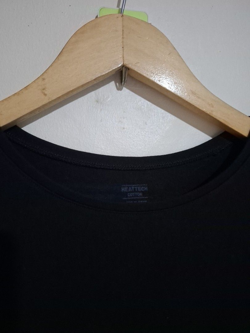 Uniqlo heattech extrawarm M (Category: Longsleeves) located in Subic. Submitted by petitecorner22 (Listing ID 1468426060, Image 2). Description: no more haggling please.