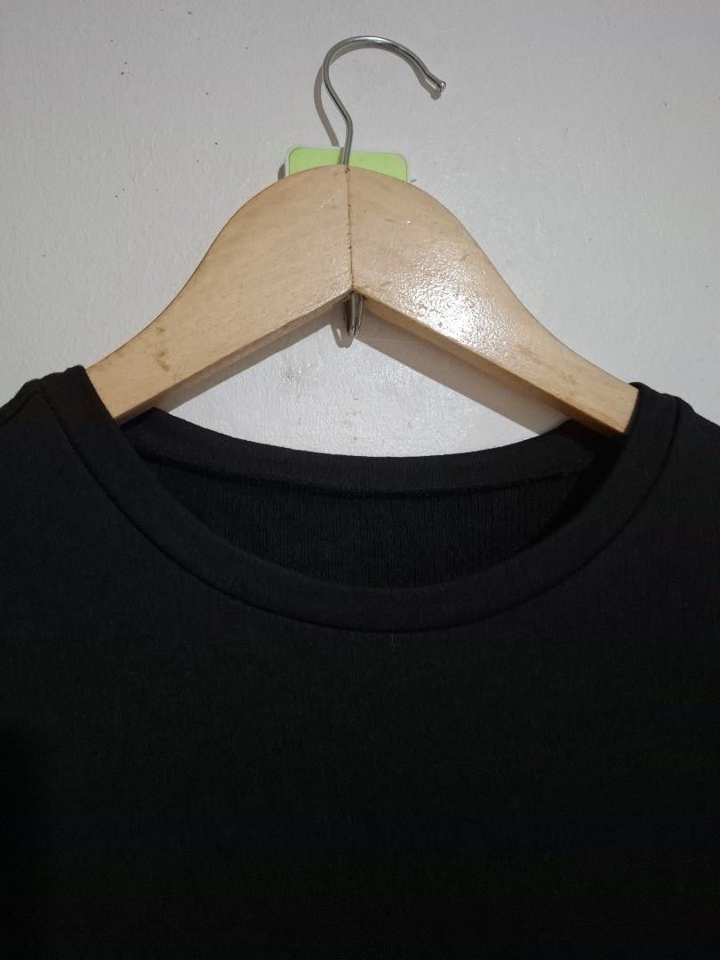 Uniqlo heattech ultrawarm S (Category: Longsleeves) located in Subic. Submitted by petitecorner22 (Listing ID 1468424017, Image 2). Description: no more haggling please kids 150 or small adult.