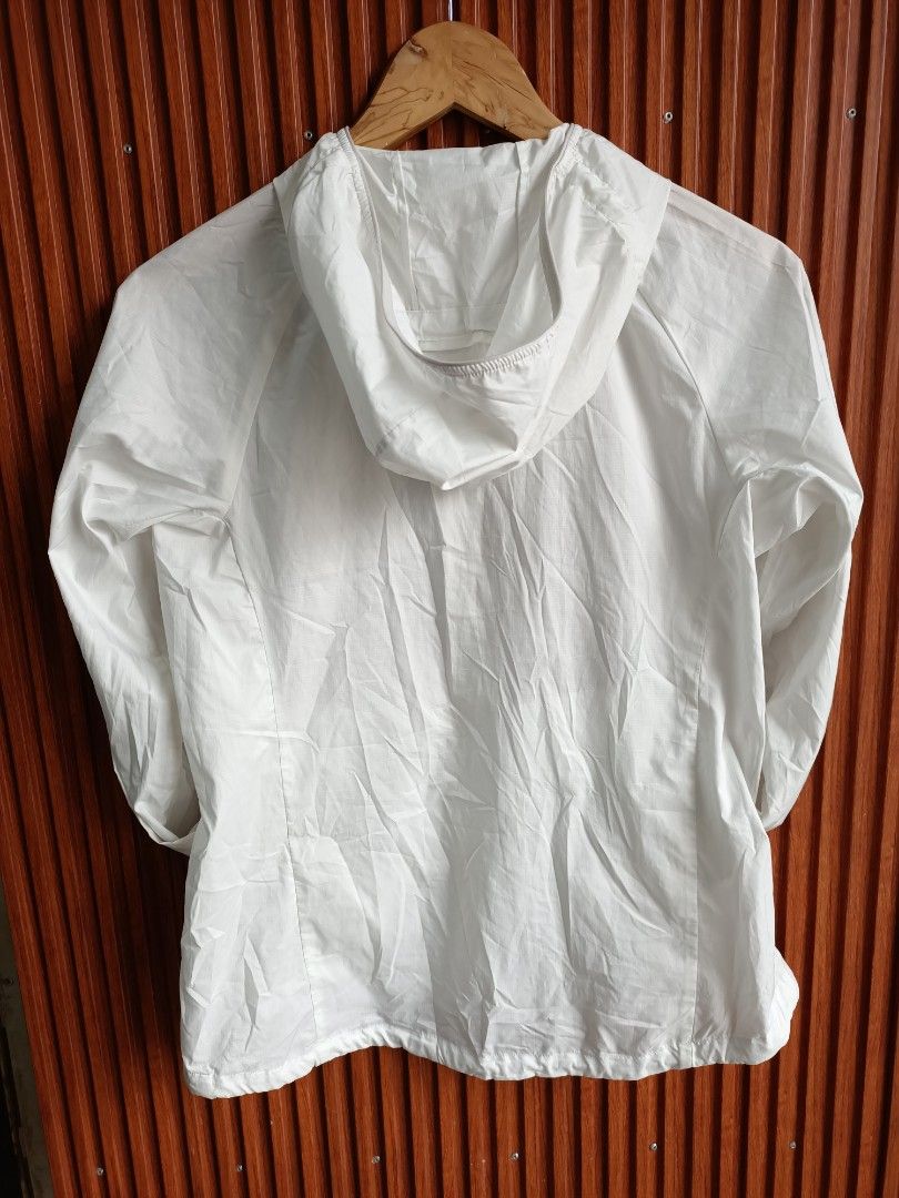 UNIQLO LADIES OUTER WEAR (Category: Coats, Jackets and Outerwear) located in Bayombong. Submitted by rheaaa00530 (Listing ID 1468299562, Image 2). Description: UNIQLO LADIES JACKET -DURABLE WATER REPELLENCY -UV PROTECTION -LIGHTWEIGT .