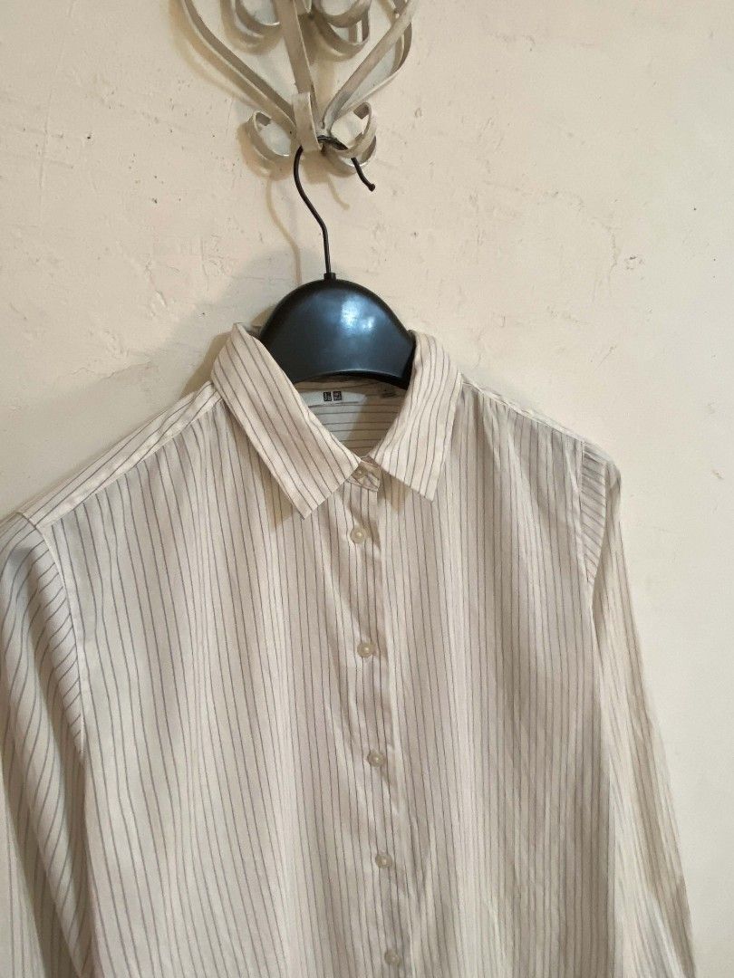 UNIQLO PINSTRIPE RAYON BUTTON DOWN (Category: Longsleeves) located in Quezon City. Submitted by thriftwithtian.ph (Listing ID 1468375532, Image 2). Description: UNIQLO PINSTRIPE RAYON LONG SLEEVE WOMEN'S SIZE: LARGE 20x26 MEDIUM TO LARGE WOMEN'S SMALL MENS.