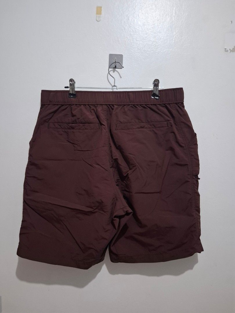 Uniqlo short medium (Category: Shorts) located in Tarlac. Submitted by christopher.24 (Listing ID 1468313434, Image 2). Description: excellent condition legit.