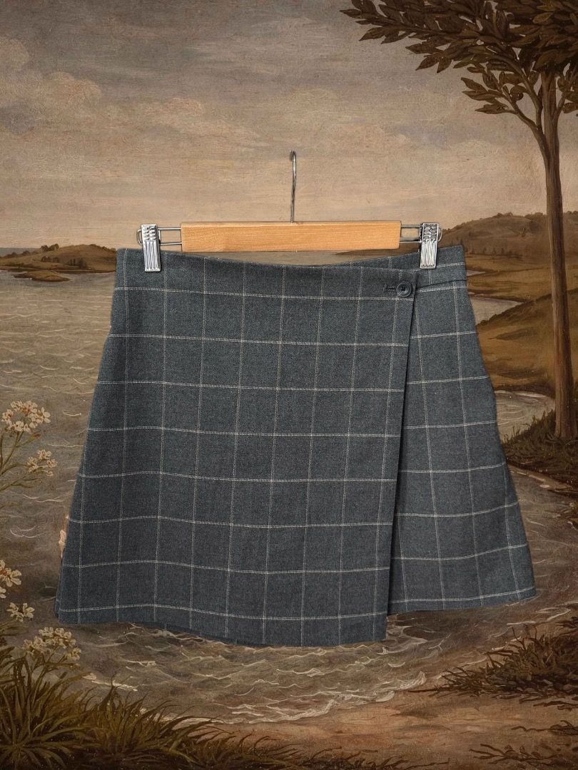 Uniqlo smart skort (checked grey) (Category: Activewear) located in Dasmarinas. Submitted by thrifteefinds (Listing ID 1468378404, Image 1). Description: Uniqlo smart skort (checked grey) Size: L 30-32WL 16L Excellent condition M/Mine: 450 DM: Name | Contact | Address & Brgy Please comment MINE only if you’re 100% sure and ready to pay. No return or exchange.