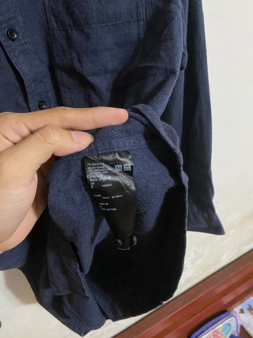 UNIQLO STAND COLLAR LINEN BUTTON DOWN NAVY BLUE (Category: Formal Shirts) located in Quezon City. Submitted by thriftwithtian.ph (Listing ID 1468376397, Image 3). Description: UNIQLO LINEN STAND COLLAR BUTTON DOWN NAVY BLUE SIZE: SMALL 19X26 AS NEW CONDITION NO ISSUE.