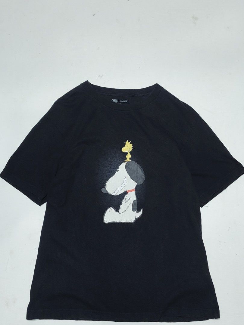 UNIQLO TSHIRT SNOOPY AND KAWS (Category: Tshirts & Polo Shirts ) located in Tumauini. Submitted by znernatpiece (Listing ID 1468426164, Image 2). Description: UNIQLO TSHIRT 380 each TAKE 2 PCS 500+SF Both in good condition No issue actual dimensions on pictures.