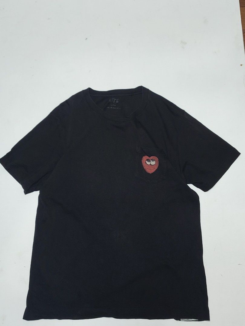UNIQLO TSHIRT SNOOPY AND KAWS (Category: Tshirts & Polo Shirts ) located in Tumauini. Submitted by znernatpiece (Listing ID 1468426164, Image 1). Description: UNIQLO TSHIRT 380 each TAKE 2 PCS 500+SF Both in good condition No issue actual dimensions on pictures.