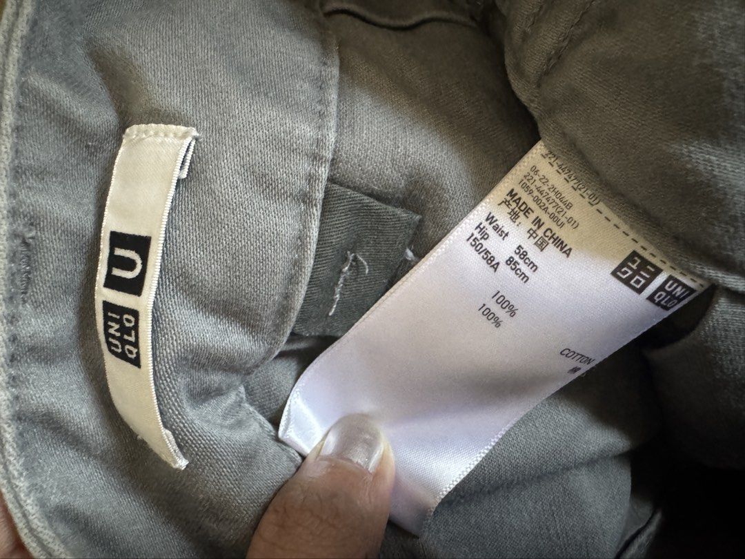Uniqlo U Baker Pants (Category: Other Bottoms) located in Quezon City. Submitted by somedaze (Listing ID 1468317481, Image 3). Description: 🪩 PLEASE READ EVERYTHING FIRST 🪩 Uniqlo U Baker Pants Color: Gray Waist: 12 INCHES LAID FLAT ON TAPE MEASURE (58cm on tag but more of a 24”) Length: 36.5 INCHES Rise: 12 INCHES With snap button at the back to make it tighter PAYMENT: GCASH ONLY.