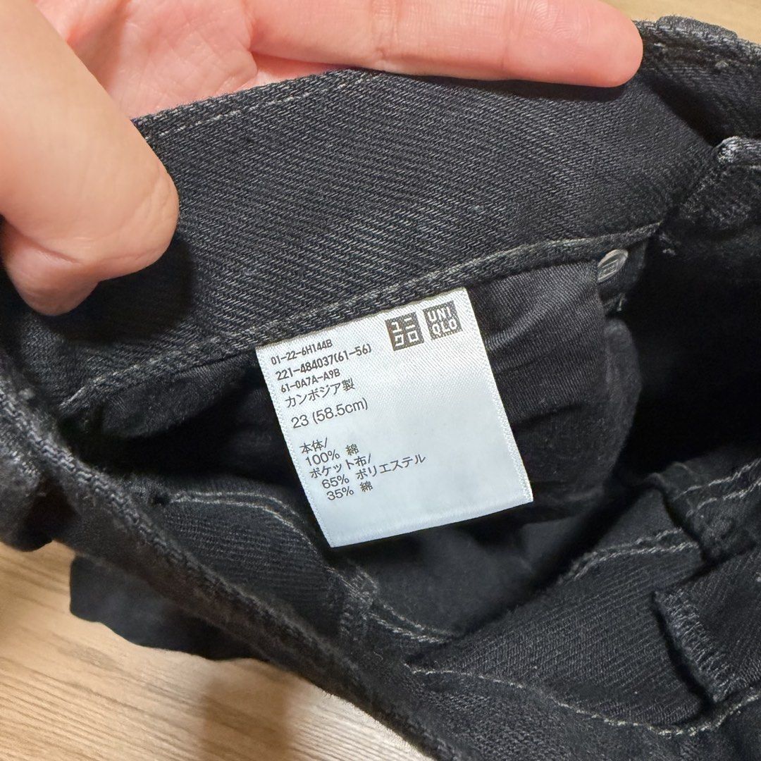 Uniqlo U Black Denim Jeans (Category: Jeans) located in Makati City. Submitted by heyitsg_ (Listing ID 1468306624, Image 2). Description: - Brand: Uniqlo U - Condition: Brand new with tags (BNWT) - Size: 23 (Waist: 58.5cm) - Material: 100% cotton body, polyester-cotton pocket lining - Fit: Straight leg - Slightly nego - Rfs : wrong size.