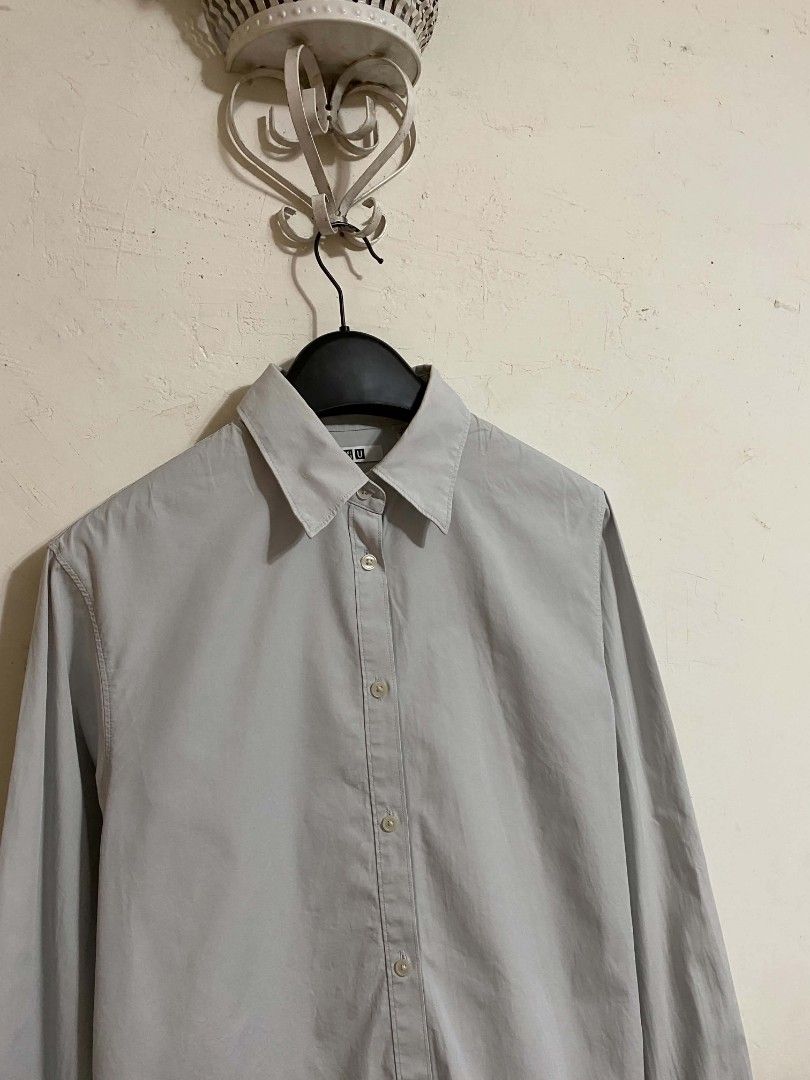 UNIQLO U GRAY BUTTON DOWN (Category: Formal Shirts) located in Quezon City. Submitted by thriftwithtian.ph (Listing ID 1468375974, Image 2). Description: UNIQLO U BUTTON DOWN GRAY LONG SLEEVE SIZE: MEDIUM 20x29 AS NEW CONDITION NO ISSUE.