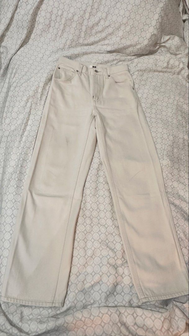 Uniqlo U Off-White Denim Jeans (Category: Jeans) located in Quezon City. Submitted by angelique.jsd (Listing ID 1468452137, Image 1). Description: - Brand/Collection: Uniqlo U - Color: Off-white / Cream - Fit: High rise waist with a straight-leg cut through thighs and calves - Details: Classic button and zip fly, trendy front seam detailing - Material: Heavyweight 100% cotton - Condition: Great wardrobe staple, easy to style.