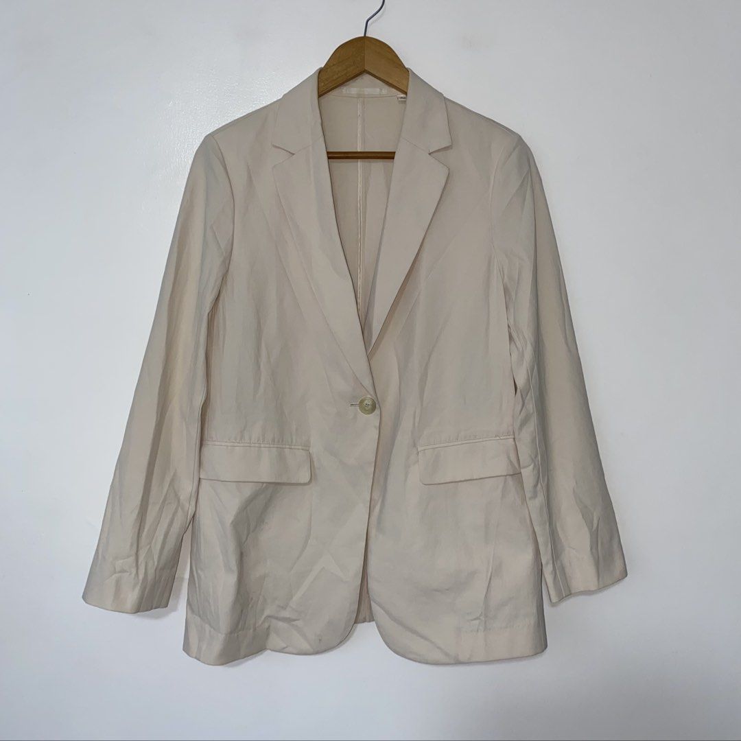 UNIQLO UV cut blazer (Category: Coats, Jackets and Outerwear) located in San Jose del Monte. Submitted by mamiracky (Listing ID 1468386672, Image 2). Description: .
