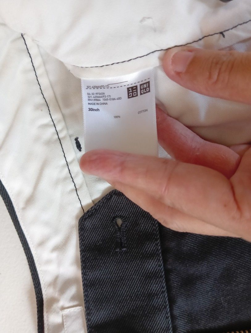 Uniqlo Widleg Pants (Category: Chinos) located in Rizal. Submitted by timeless_shop (Listing ID 1468310480, Image 3). Description: 🔥 ORIGINAL Uniqlo U Pleated Wide Pants - Black - Size 30 ✨ 📏 Size: 30 inches on tag 📏 Width: 15 inches lay flat Size Fit 29-31 Waistline 📏 Length: 40 inches - full length, wide leg! 📏 Hips: 18 inches lay flat - wide straight leg 💯 Condition: 10/10 Good Condition - Like New! ✨ 🎨 Color Rate: 10/10 - Buo pa kulay,