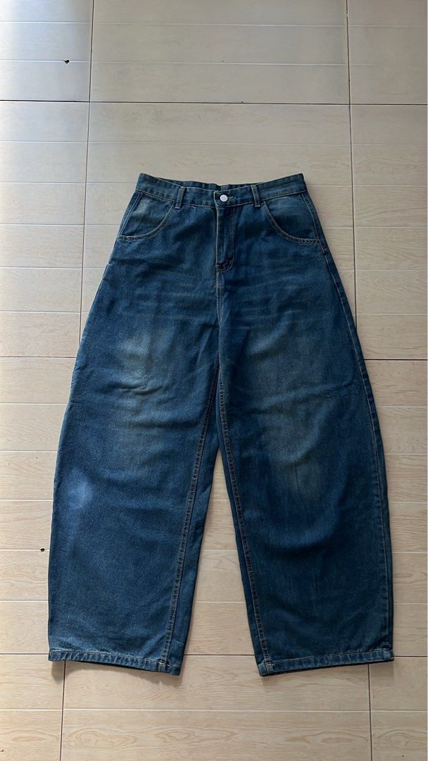 Unisex baggy jeans (Category: Jeans) located in Santa Rosa. Submitted by dailyjane (Listing ID 1468462896, Image 2). Description: Large on Tag Size 26-28 Length 40-41 FREE SHIPPING.
