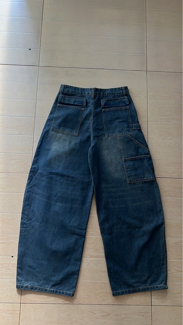 Unisex baggy jeans (Category: Jeans) located in Santa Rosa. Submitted by dailyjane (Listing ID 1468462896, Image 3). Description: Large on Tag Size 26-28 Length 40-41 FREE SHIPPING.