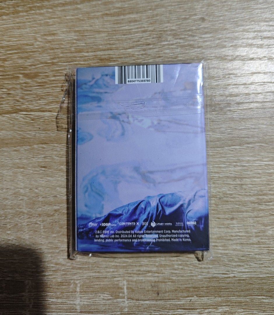 [UNSEALED] MAMAMOO Solar - COLOURS Nemo Version (Category: CDs & DVDs) located in Makati City. Submitted by m-and-m (Listing ID 1468417071, Image 2). Description: - Solar (MAMAMOO) - 2nd Mini Album [COLOURS] - Version: Midnight Blue Nemo Version - Condition: Brand new & complete inclusion (only opened once).