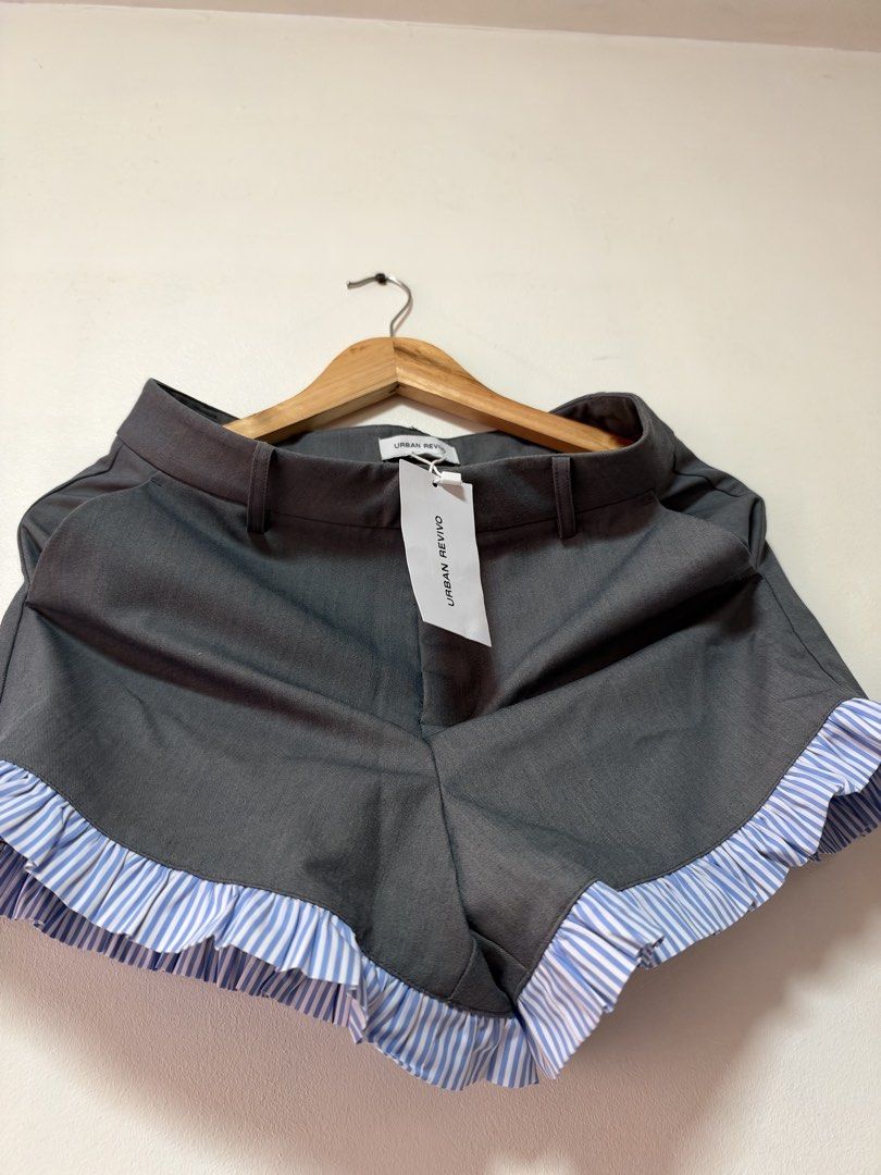 Urban Revivo Ruffled Shorts (Category: Shorts) located in Manila. Submitted by oggoodsph (Listing ID 1468332059, Image 2). Description: Medium Miu vibes.