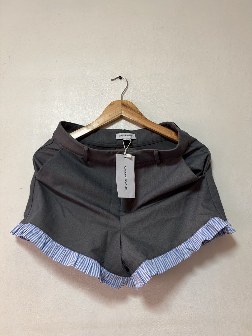 Urban Revivo Ruffled Shorts (Category: Shorts) located in Manila. Submitted by oggoodsph (Listing ID 1468332059, Image 1). Description: Medium Miu vibes.