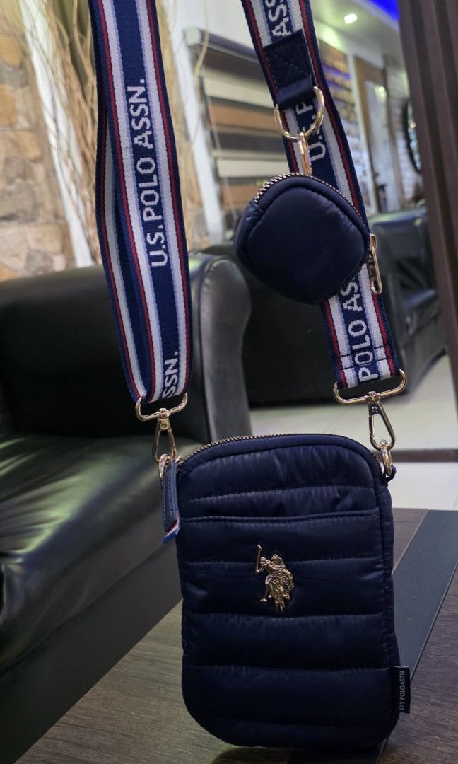 U.S Polo Assn. Phone bag (Category: Cross-body Bags) located in Apalit. Submitted by mjtwicedstyle_de_ap (Listing ID 1468328993, Image 3). Description: Brandnew without tag from US Cute crossbody bag phone bag in navy blue.