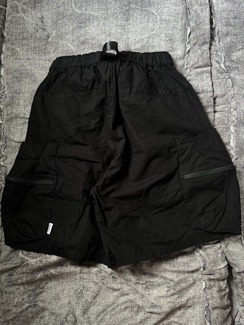 Utility cargo short (Category: Shorts) located in Davao. Submitted by hev-adi (Listing ID 1468308222, Image 2). Description: Utility cargo short 32x19 Excellent 🏷️580.