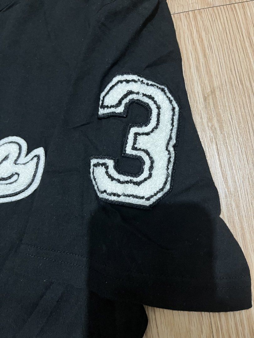 Valentino - Baseball Logo - Tee (Category: Tshirts & Polo Shirts ) located in Taguig. Submitted by chicpicked (Listing ID 1468341437, Image 3). Description: Valentino - Baseball Logo - Tee Authentic Excellent condition No flaws Medium 1,500.