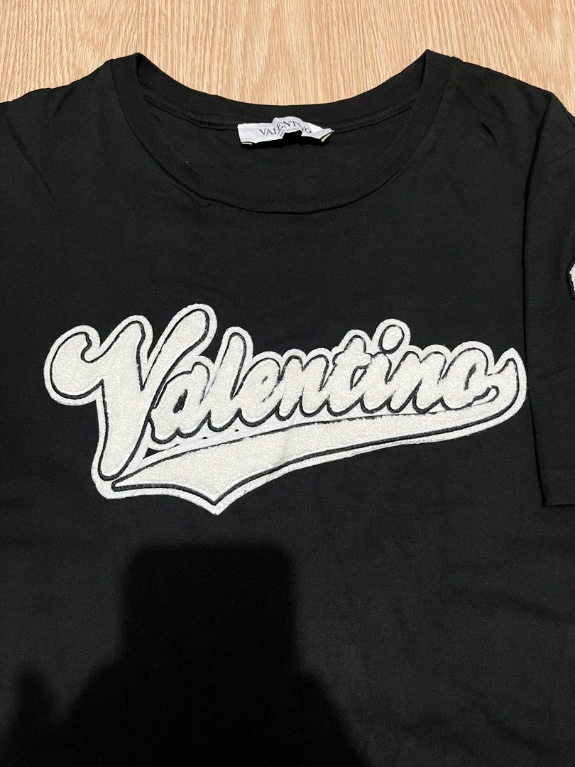 Valentino - Baseball Logo - Tee (Category: Tshirts & Polo Shirts ) located in Taguig. Submitted by chicpicked (Listing ID 1468341437, Image 2). Description: Valentino - Baseball Logo - Tee Authentic Excellent condition No flaws Medium 1,500.