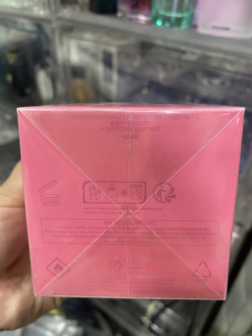 VALENTINO DONNA BORN IN ROMA (Category: Fragrance & Deodorants) located in Baguio. Submitted by lairdegawd_06 (Listing ID 1468463433, Image 2). Description: NEW LAST LONG FULL Check photos for more details.