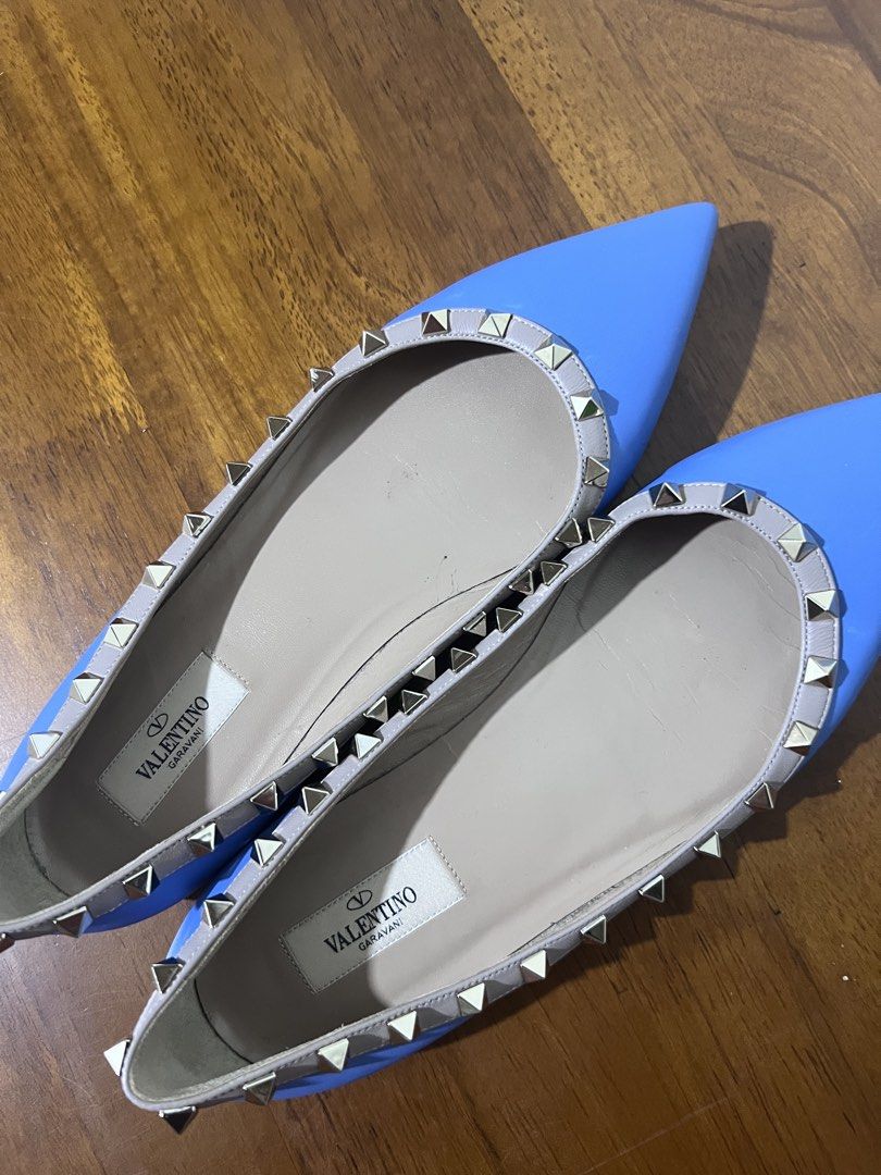 Valentino Garavani Rockstud Flats (Category: Flats & Sandals) located in Las Pinas. Submitted by peterjackstone (Listing ID 1468451309, Image 2). Description: Authentic (USA) • Brand: Valentino Garavani • Color: Blue with nude trim and gold-tone studs • Size: EU 40 • Material: Leather • Condition: Good •dust bag and box NOT INCLUDED 8.5/10 condition.