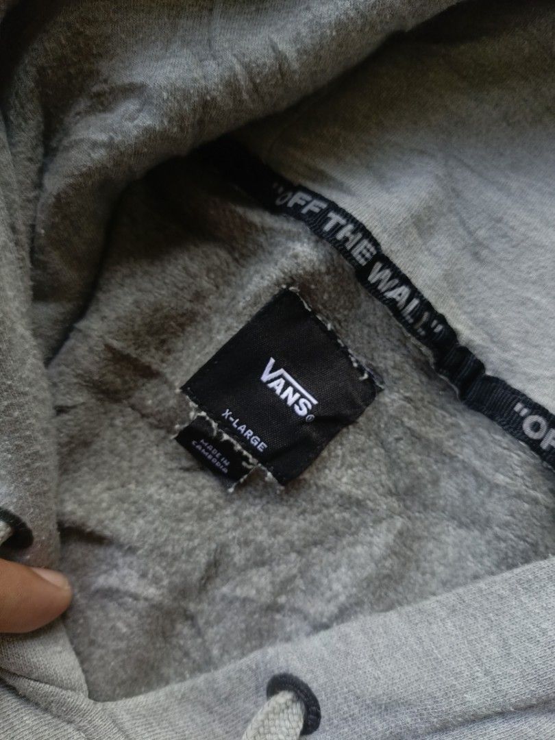 Vans Classic Logo Hoodie (Category: Coats, Jackets and Outerwear) located in Hagonoy. Submitted by erwin0825 (Listing ID 1468373884, Image 3). Description: Vans Classic Logo Hoodie XL on tag 23x30 dimension Authentic Excellent condition No issue.