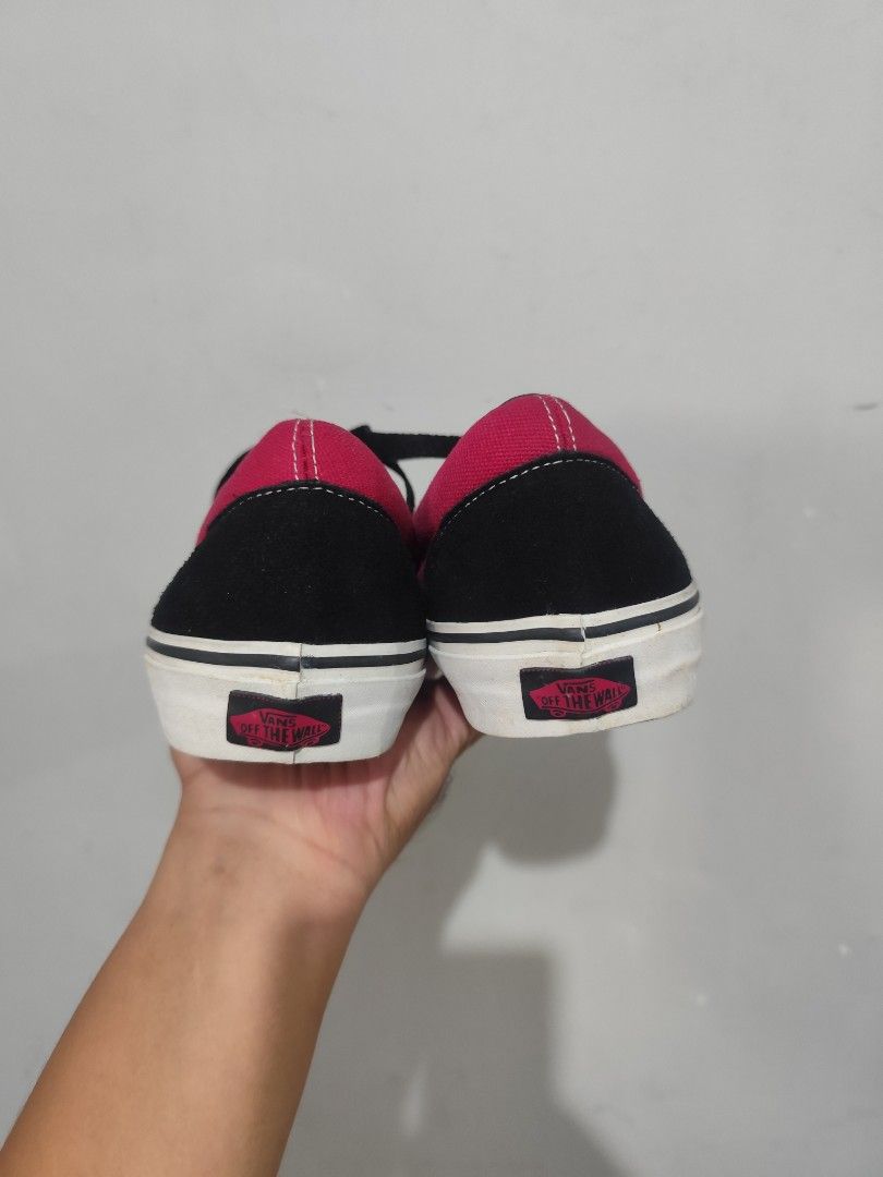 Vans Era Black Scarlet (Category: Sneakers) located in Manila. Submitted by tim.tim4 (Listing ID 1468324061, Image 3). Description: Vans Era Black Red Size 10 used 1x 9/10 condi Price: 1.5k Meet: Tomas Morato or Cubao.