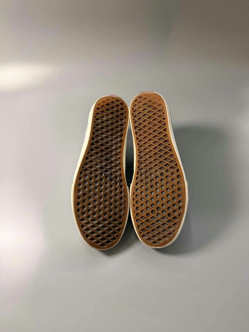 VANS OLD SKOOL (Category: Dress Shoes) located in Pasay City. Submitted by joe_thrift1 (Listing ID 1468437301, Image 3). Description: BAGONG BAGO PAPO MGA SIR/MADAM message lang po🥰.