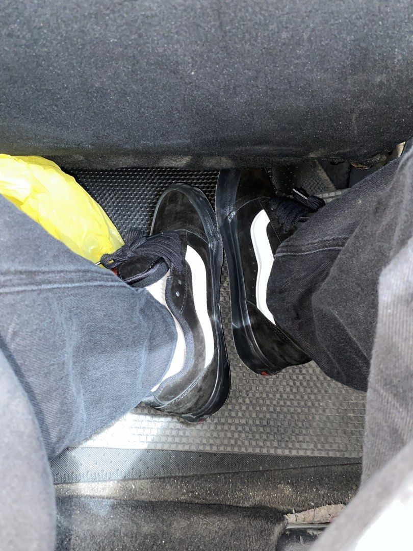 Vans Old Skool Black White Shoes (Category: Shoe inserts & accessories) located in Manila. Submitted by alecnombre39473 (Listing ID 1468477012, Image 2). Description: Classic black and white Vans Old Skool sneakers in a low-top skate style. Gently used a few times with solid soles and clean toe caps. Ready for daily wear Pm po for more pictures and kung anong meron at binebenta ko lang po kasi hindi nagagamit at kailangan ko ng pera .