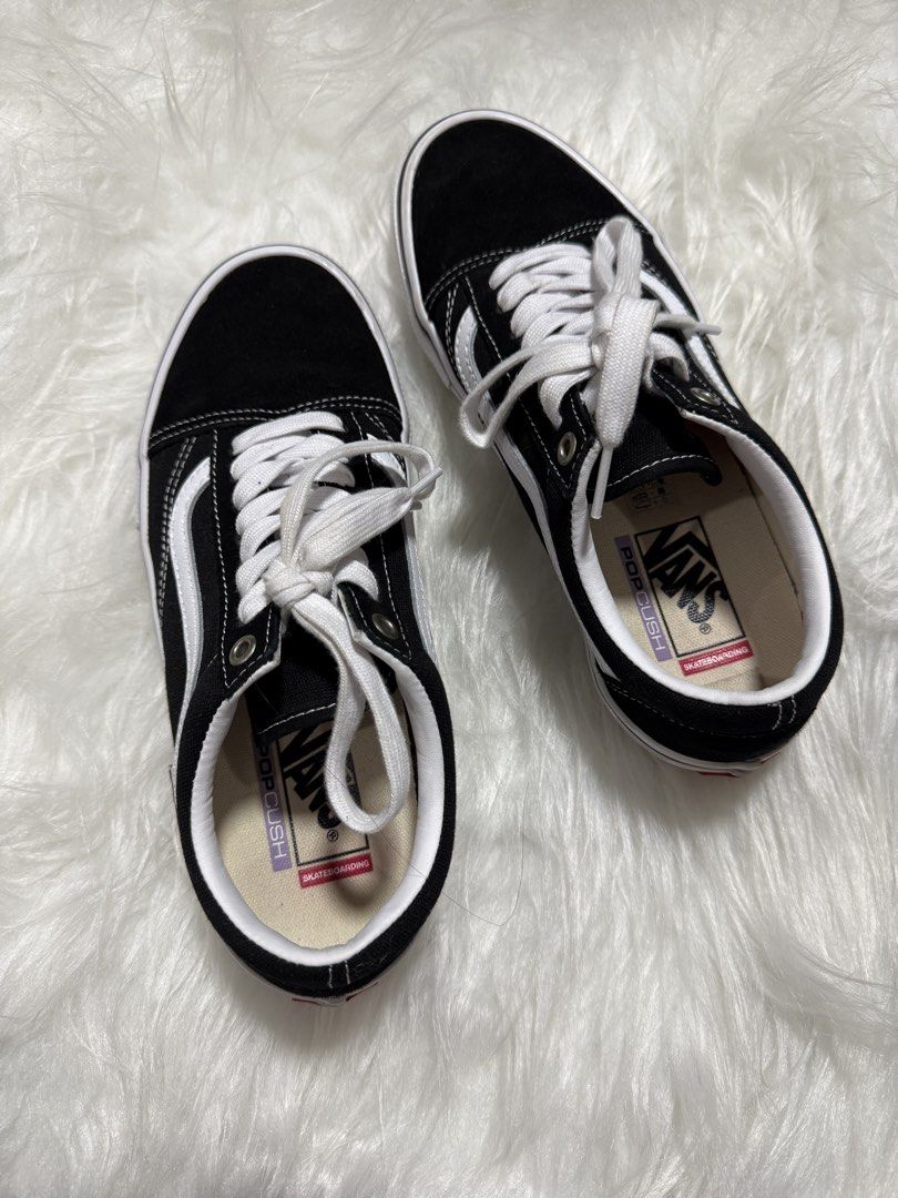 Vans Skate Old Skool Black White Men (Category: Sneakers) located in Subic. Submitted by juls_mp (Listing ID 1468373490, Image 2). Description: - Item: Vans Skate Old Skool - Color: Classic Black & White - Size: Men's US 7.5 / UK 6.5 / EUR 40.0 / CM 25.5 - Condition: Like new in original box, wear once.