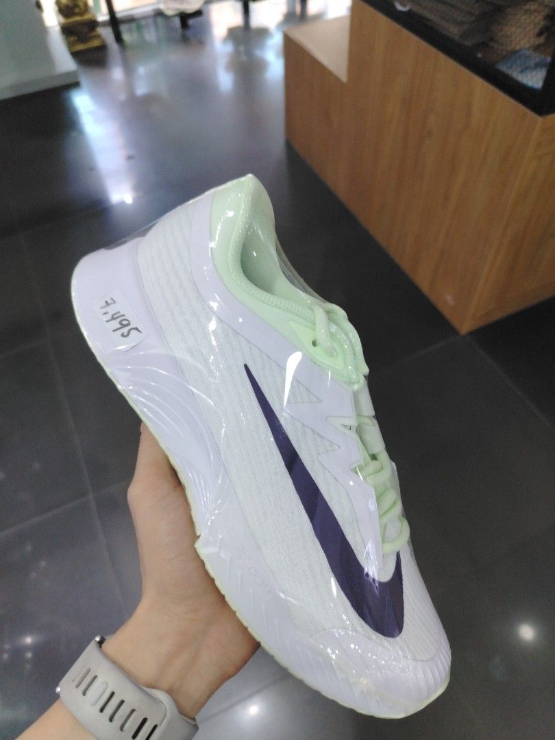 Vapor Pro 3 (Category: Sneakers) located in Quezon City. Submitted by rvnnnnnn (Listing ID 1468328284, Image 1). Description: .