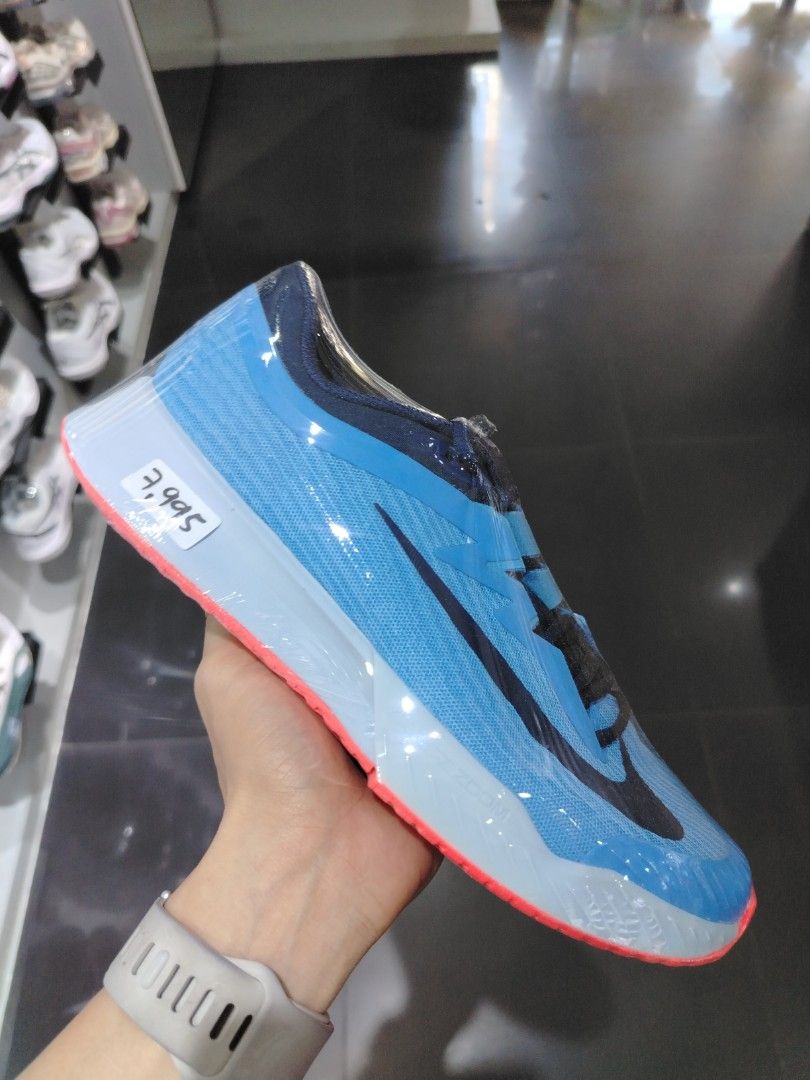 Vapor Pro 3 (Category: Sneakers) located in Quezon City. Submitted by rvnnnnnn (Listing ID 1468329203, Image 1). Description: .