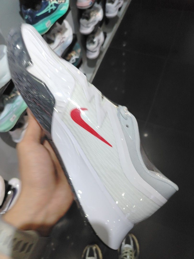 Vapor Pro 3 (Category: Sneakers) located in Quezon City. Submitted by rvnnnnnn (Listing ID 1468329431, Image 3). Description: .