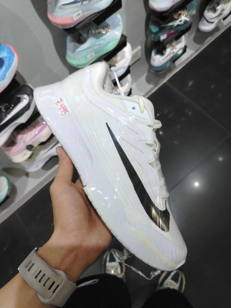 Vapor Pro 3 (Category: Sneakers) located in Quezon City. Submitted by rvnnnnnn (Listing ID 1468329597, Image 1). Description: .