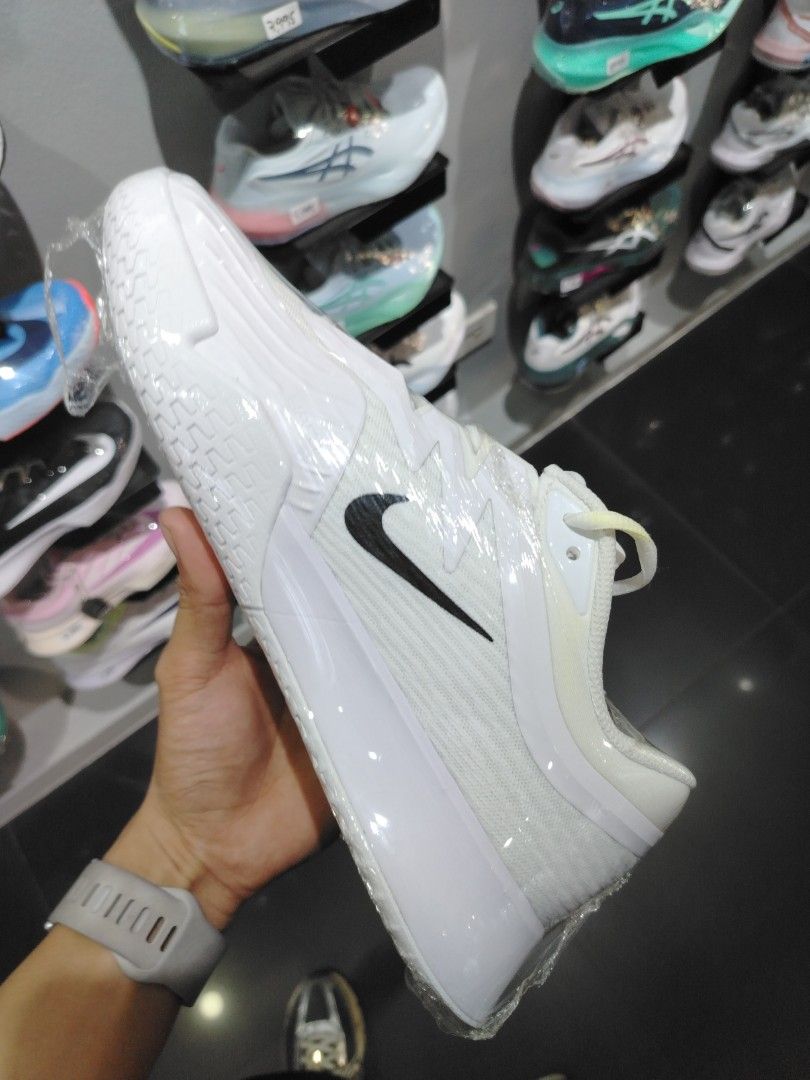 Vapor Pro 3 (Category: Sneakers) located in Quezon City. Submitted by rvnnnnnn (Listing ID 1468329597, Image 3). Description: .