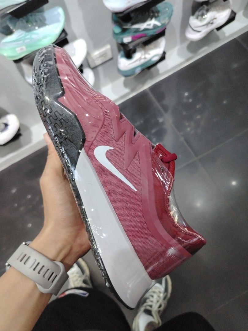 Vapor Pro 3 (Category: Sneakers) located in Quezon City. Submitted by rvnnnnnn (Listing ID 1468330239, Image 3). Description: .