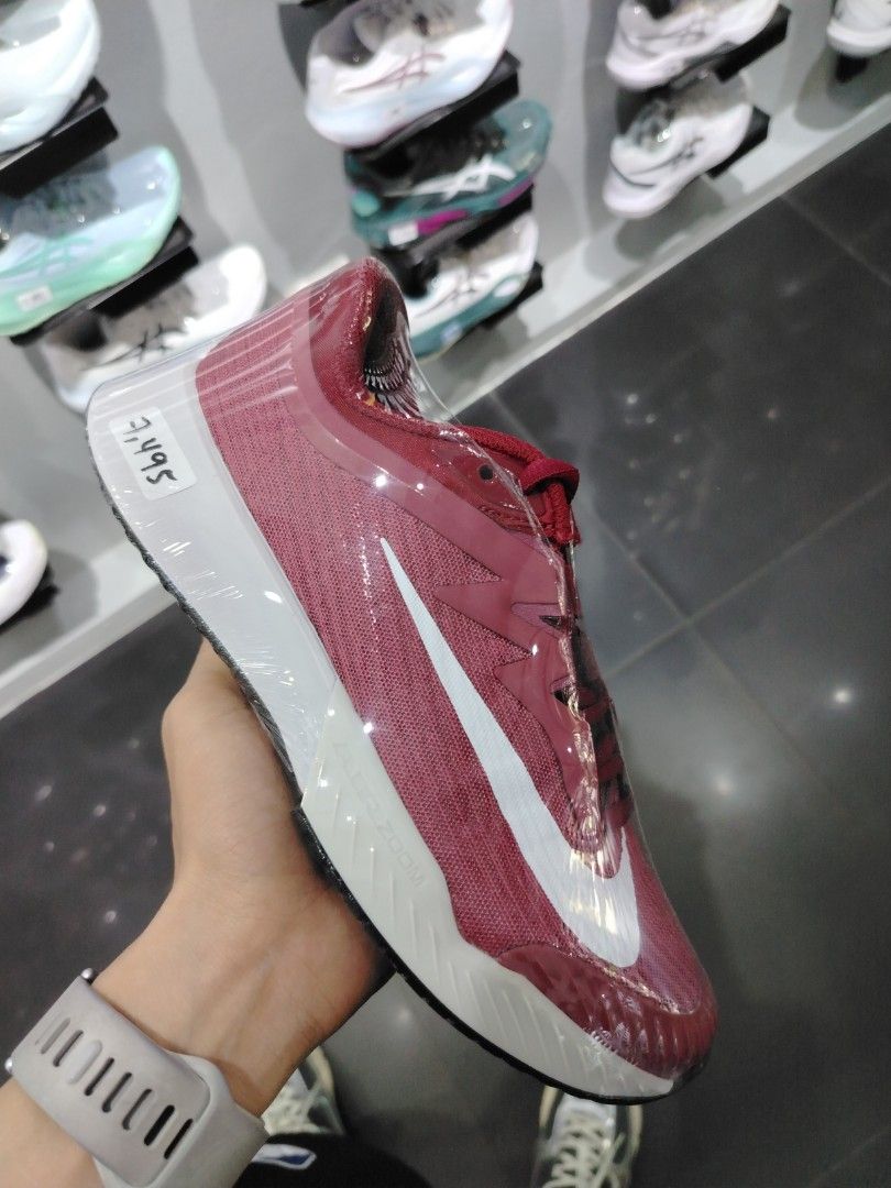 Vapor Pro 3 (Category: Sneakers) located in Quezon City. Submitted by rvnnnnnn (Listing ID 1468330239, Image 1). Description: .