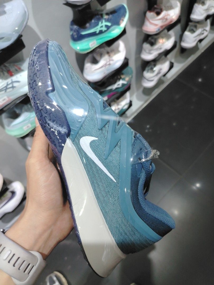 Vapor Pro 3 (Category: Sneakers) located in Quezon City. Submitted by rvnnnnnn (Listing ID 1468330399, Image 3). Description: .