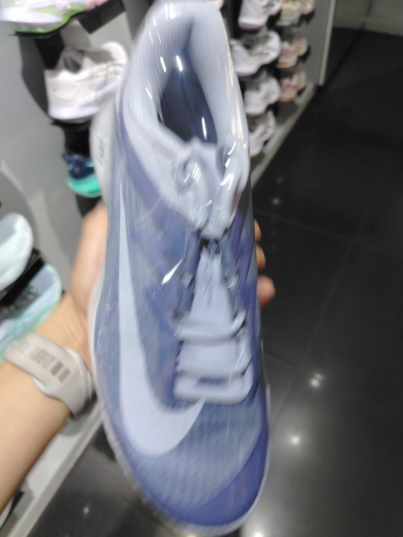 Vapor Pro 3 (Category: Sneakers) located in Quezon City. Submitted by rvnnnnnn (Listing ID 1468330542, Image 2). Description: .