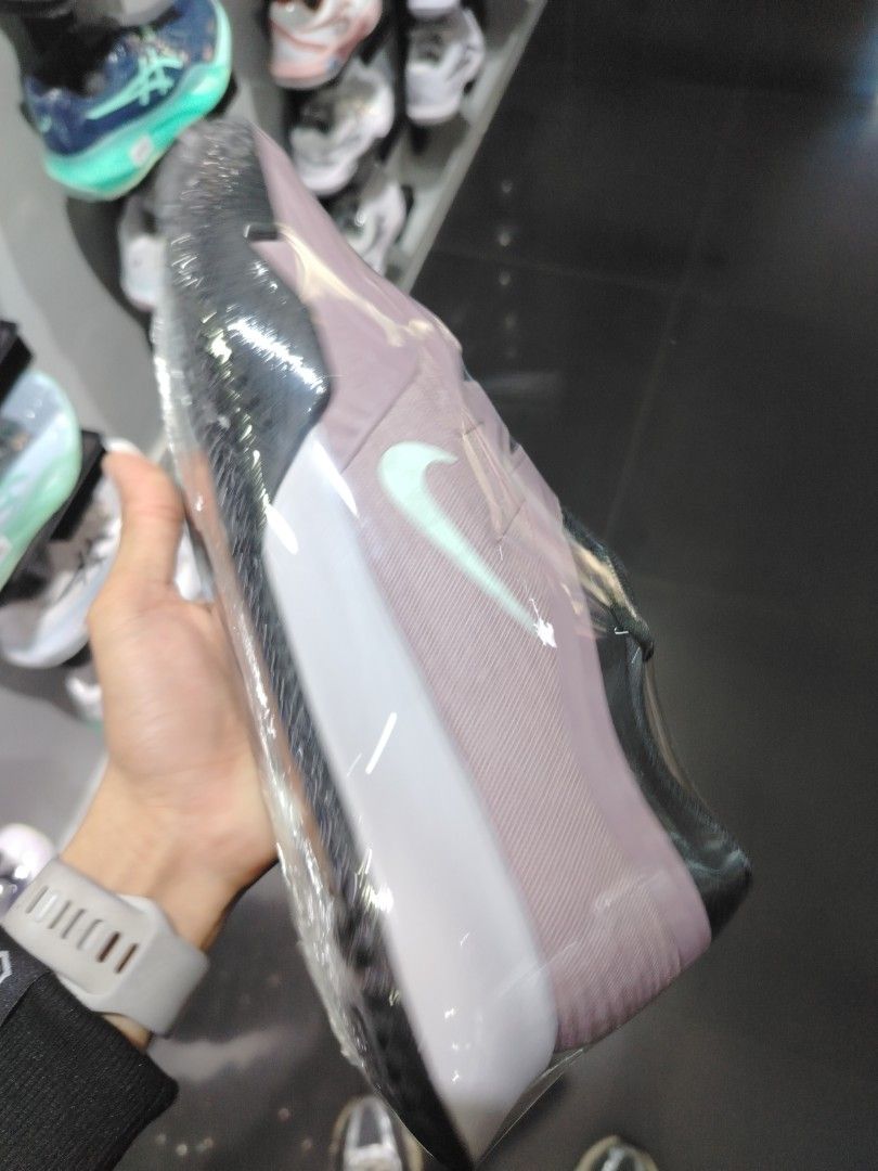 Vapor Pro 3 (Category: Sneakers) located in Quezon City. Submitted by rvnnnnnn (Listing ID 1468331258, Image 3). Description: .