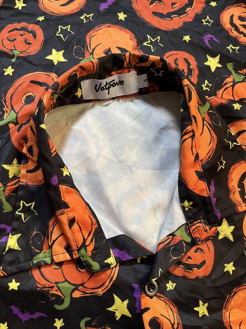 Vatpave Halloween pumpkin button-down shirt (Category: Tshirts & Polo Shirts ) located in Manila. Submitted by ljpgdn (Listing ID 1468286214, Image 2). Description: Dm me for more deets ^u^.