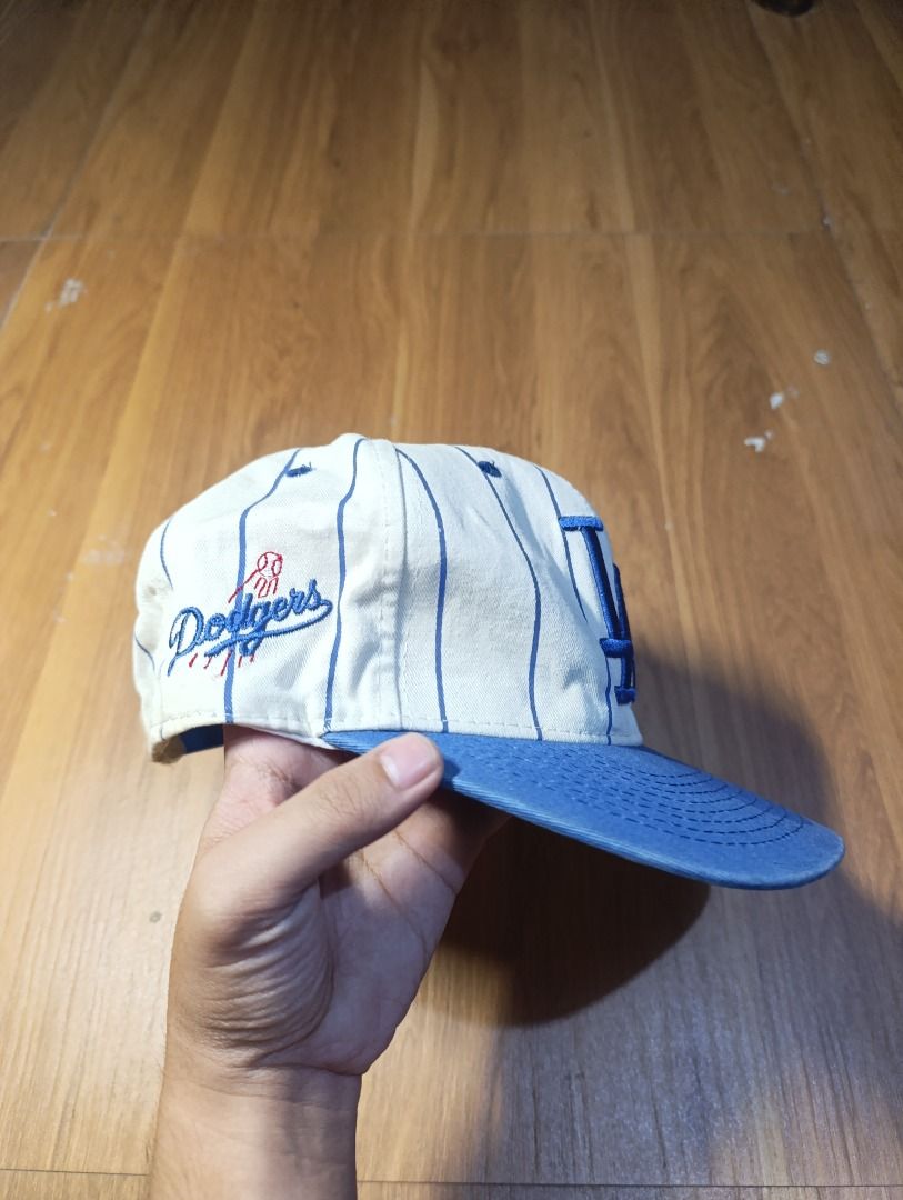 Vintage 1990's LA Dodgers Snapback (Category: Caps & Hats) located in Bulacan. Submitted by koritoo (Listing ID 1468360678, Image 2). Description: Vintage 1990's LA Dodgers Snapback Good condition, removed sticker Need reblock.