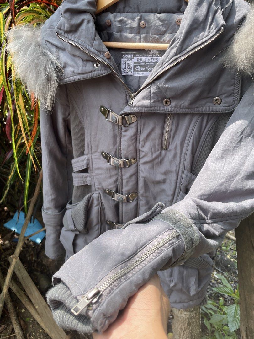 Vintage 2000s backs Archive fur Bono jacket (Category: Coats, Jackets and Outerwear) located in Manila. Submitted by vyre.archive (Listing ID 1468305010, Image 2). Description: 19\27.