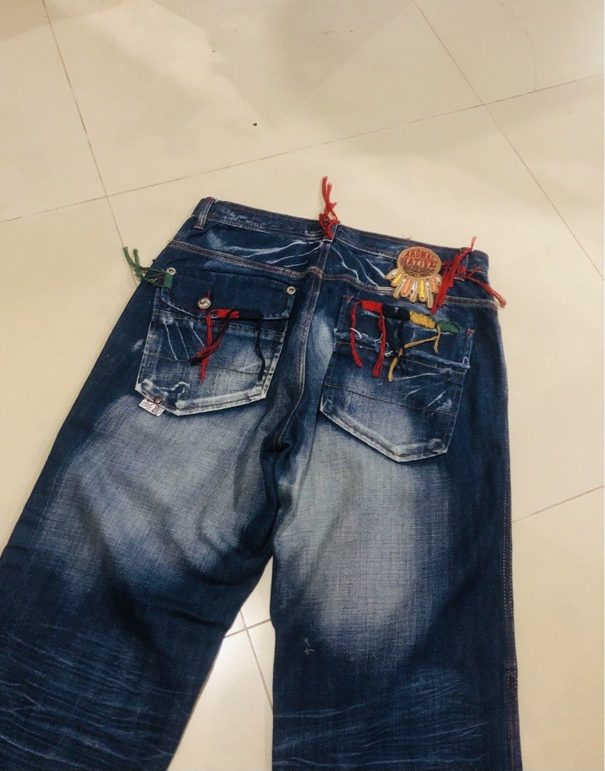 Vintage akademiks pants (Category: Jeans) located in Labrador. Submitted by thriftnimab (Listing ID 1468416962, Image 2). Description: Vintage Akademiks Pants 30 on tag 32 actual waist x40 length .