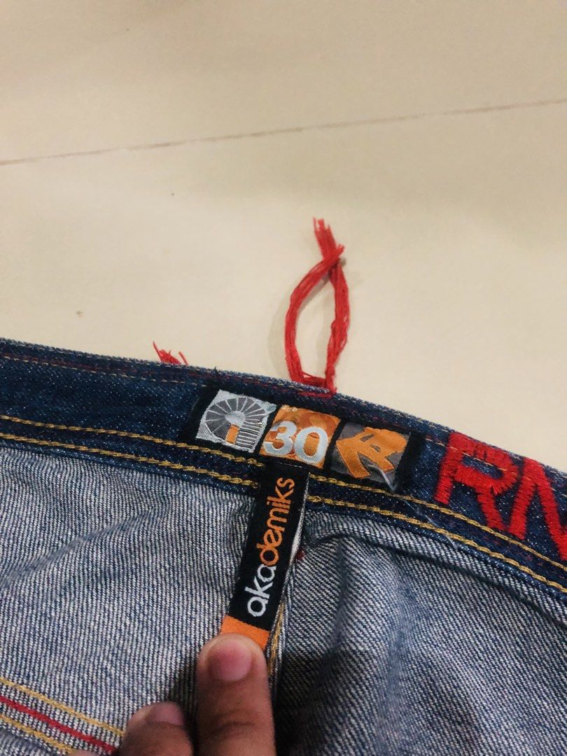Vintage akademiks pants (Category: Jeans) located in Labrador. Submitted by thriftnimab (Listing ID 1468416962, Image 3). Description: Vintage Akademiks Pants 30 on tag 32 actual waist x40 length .
