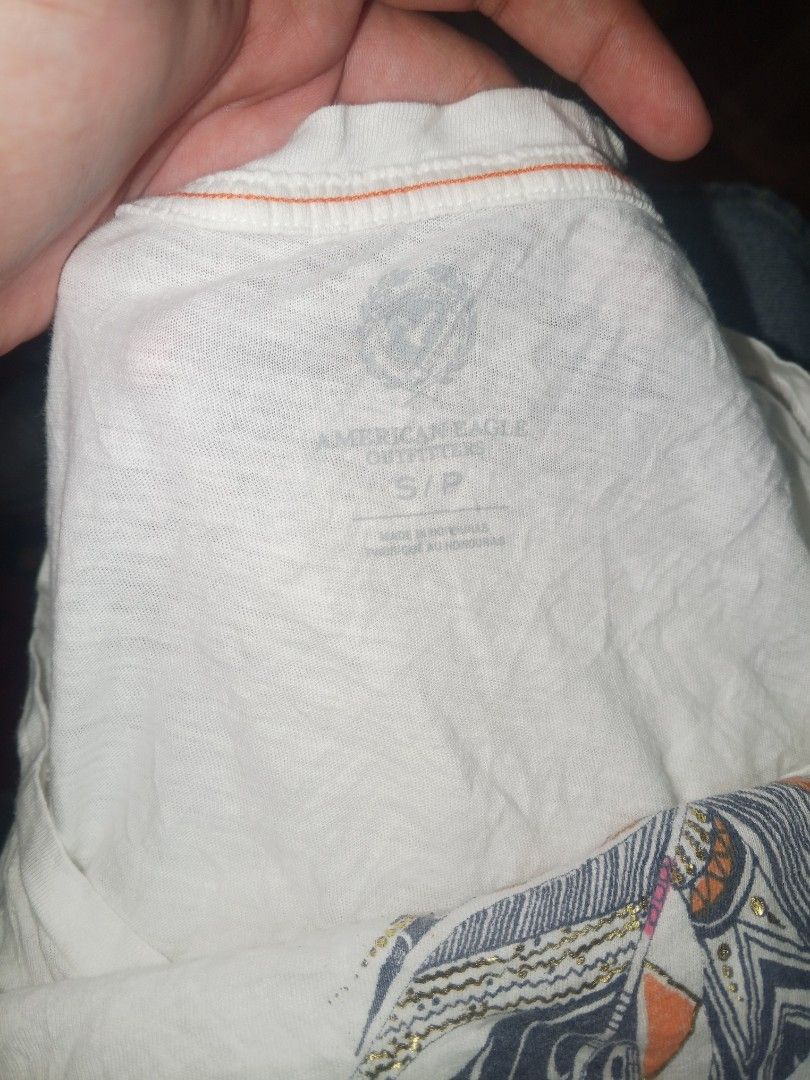 vintage American Eagle (Category: Shirts) located in Larena. Submitted by .chy2k. (Listing ID 1468413733, Image 2). Description: .